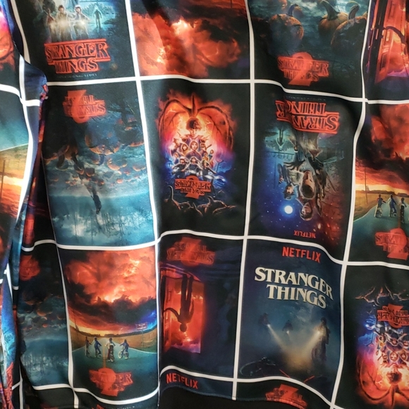 Stranger Things Hooded Sweatshirt size Medium - Picture 3 of 4